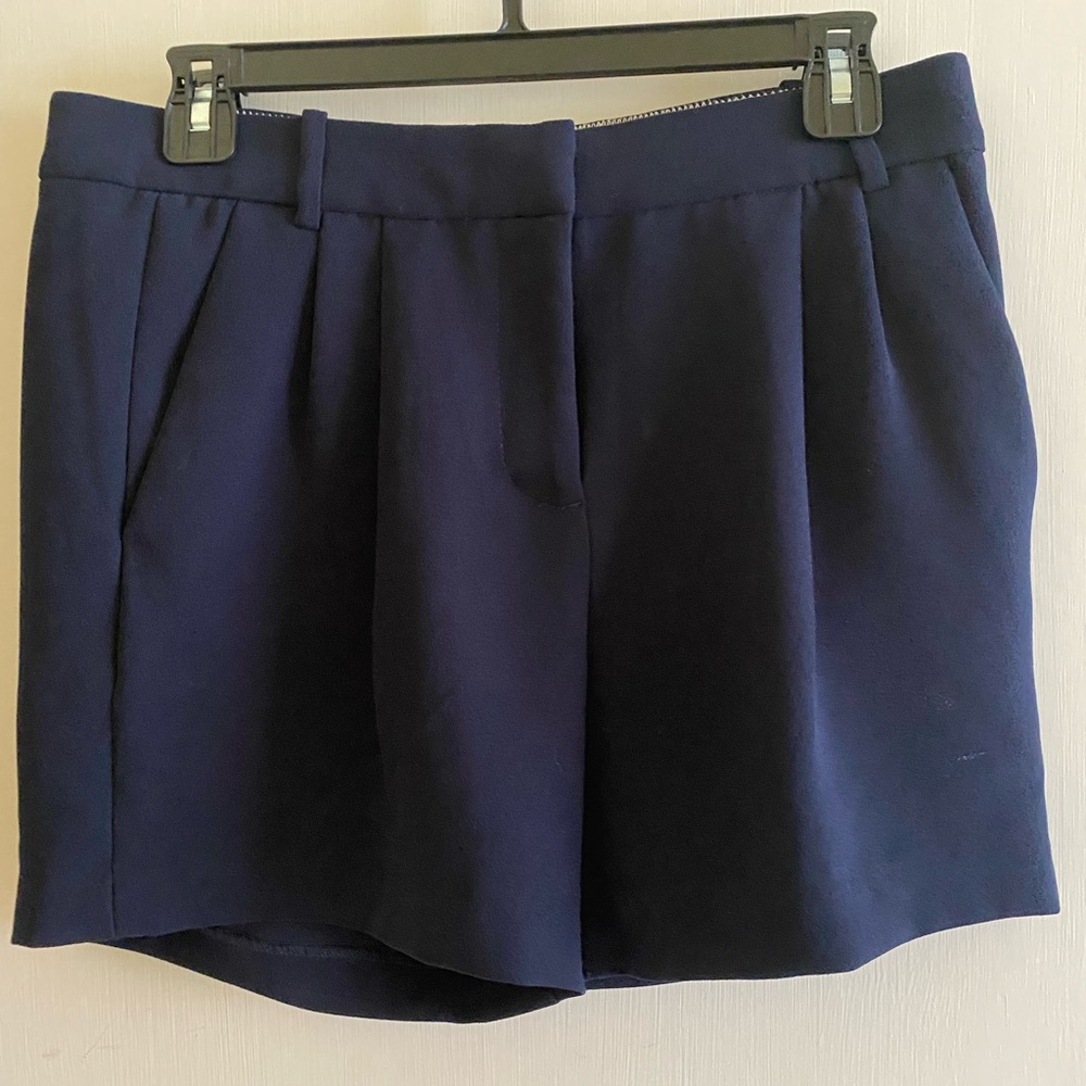 J. CREW Dress Shorts Women Size 2 Navy Pleated Belt Loops Pockets Style# A2658 - Picture 2 of 5